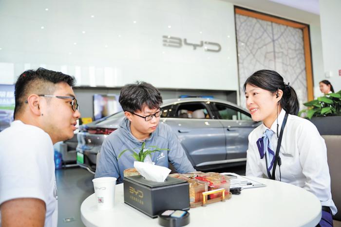 在新能源汽車熱潮中，周婷的“制勝法寶”